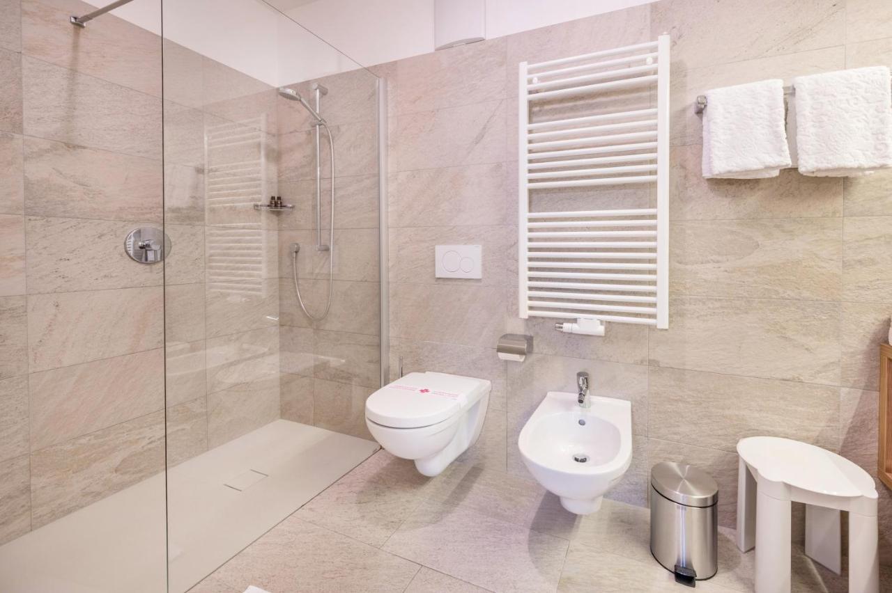 Haus Zur Vogelweide App 1 Apartamento Dobbiaco Exterior foto