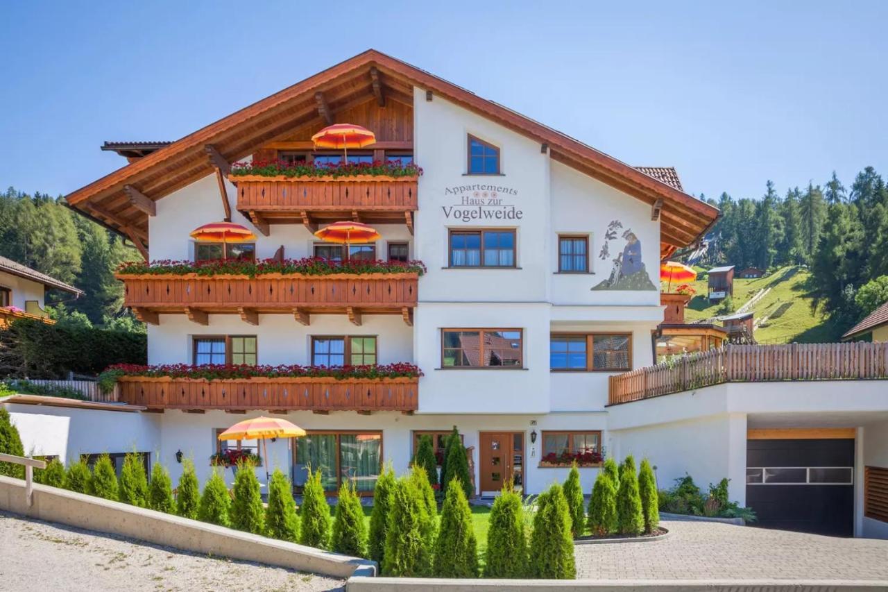 Haus Zur Vogelweide App 1 Apartamento Dobbiaco Exterior foto