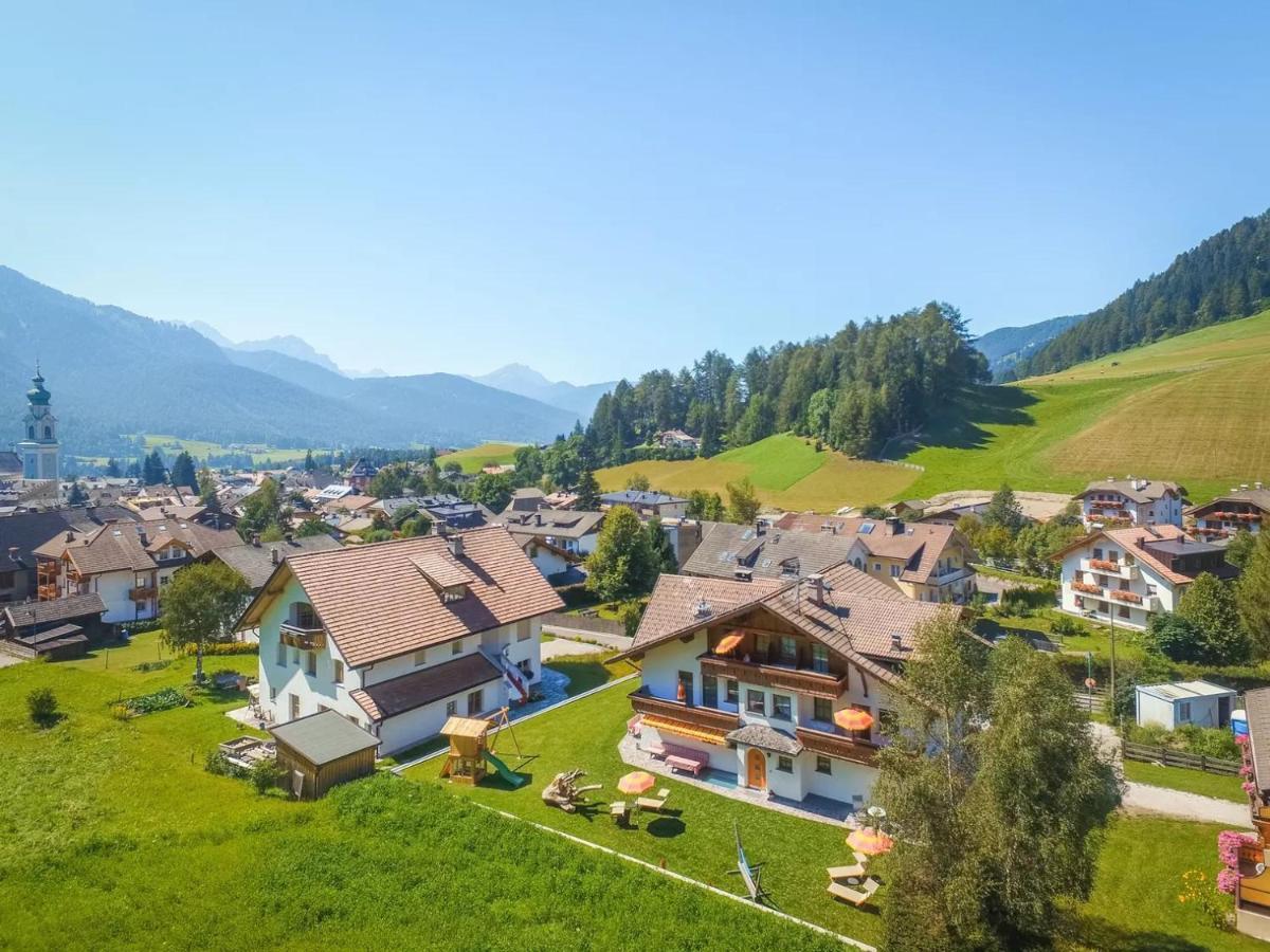 Haus Zur Vogelweide App 1 Apartamento Dobbiaco Exterior foto
