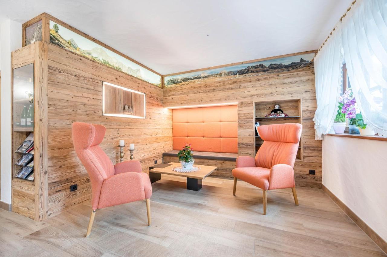 Haus Zur Vogelweide App 1 Apartamento Dobbiaco Exterior foto